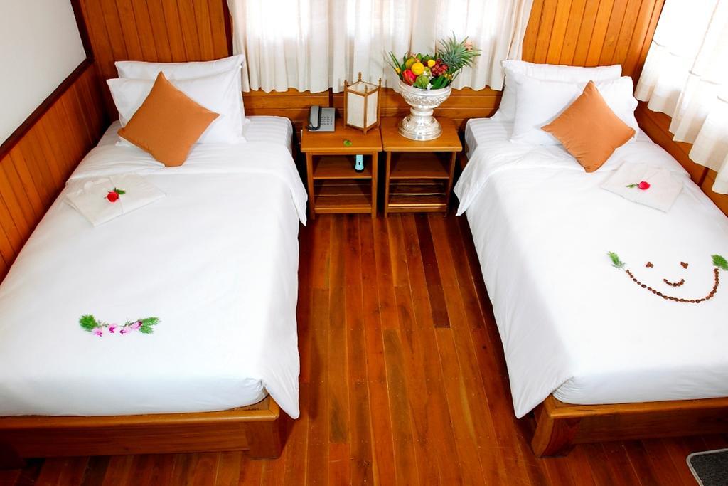 Inle Lotus Hotel Nyaung Shwe Exterior photo